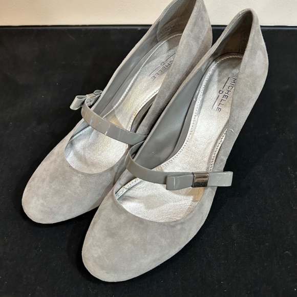 Pumps, High Heels, Gray Suede, Size 10 - Picture 2 of 6